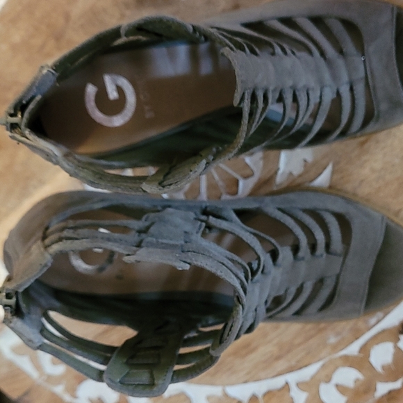 G by Guess Gladiator Stlye Peep-toe Suede Shoes w/Stacked Heel - Taupe - Picture 8 of 12